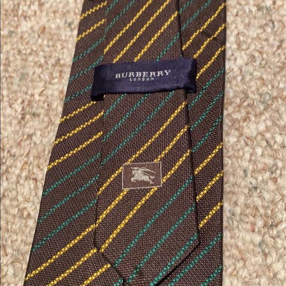 Burberry tie - Picture 3 of 4